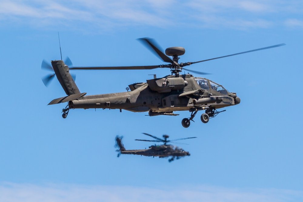 U.s.,Army,Ah-64e,Apache,Helicopter,Pilots,,Assigned,To,The,16th